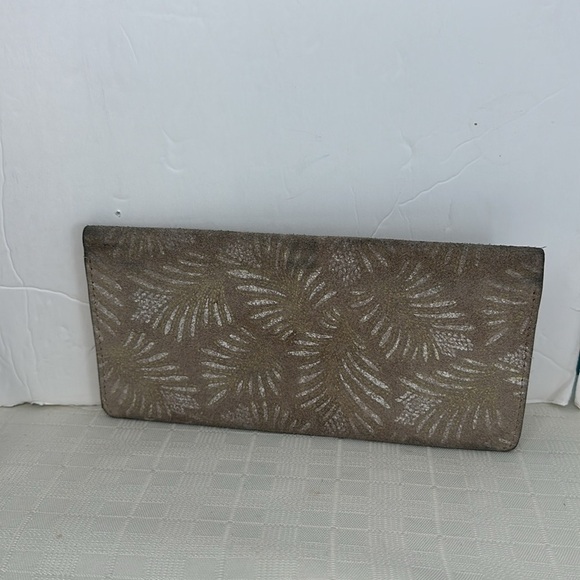 Anthropologie grey/ silver Leather Crossbody Bag - with Free wallet. - Picture 12 of 15